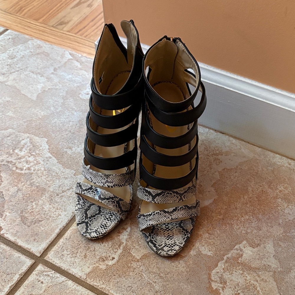 Yoki Black and Snake Print Strappy Heels